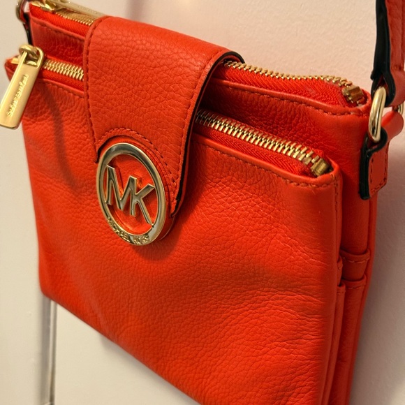 Michael Kors Coral Leather Crossbody with Gold Hardware NWOT+COA - Picture 7 of 12